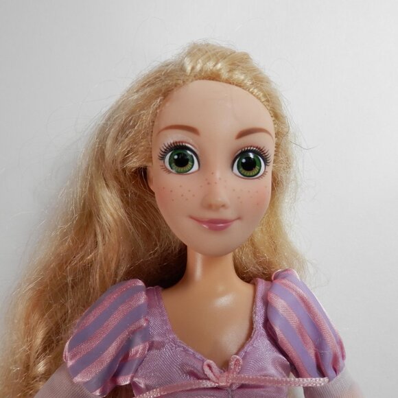 Disney Store Classic Tangled Rapunzel Doll Rhinestone Dress Articulated 6th Ed - Picture 2 of 10